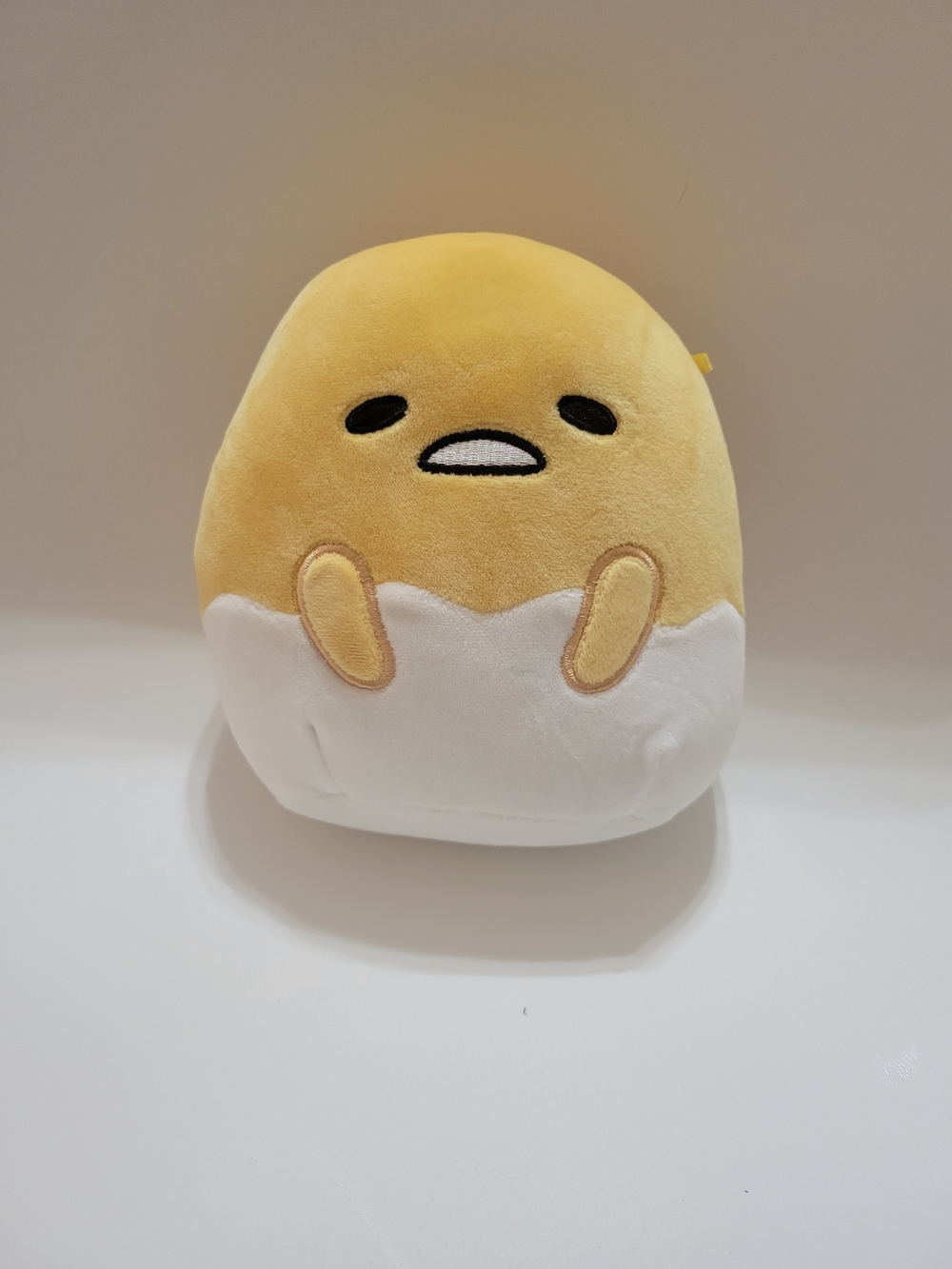 Gudetama the Lazy Egg – Sanrio × Squishmallow 8"